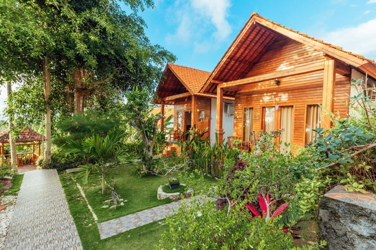 Green Valley Bungalow Batununggul Exterior photo