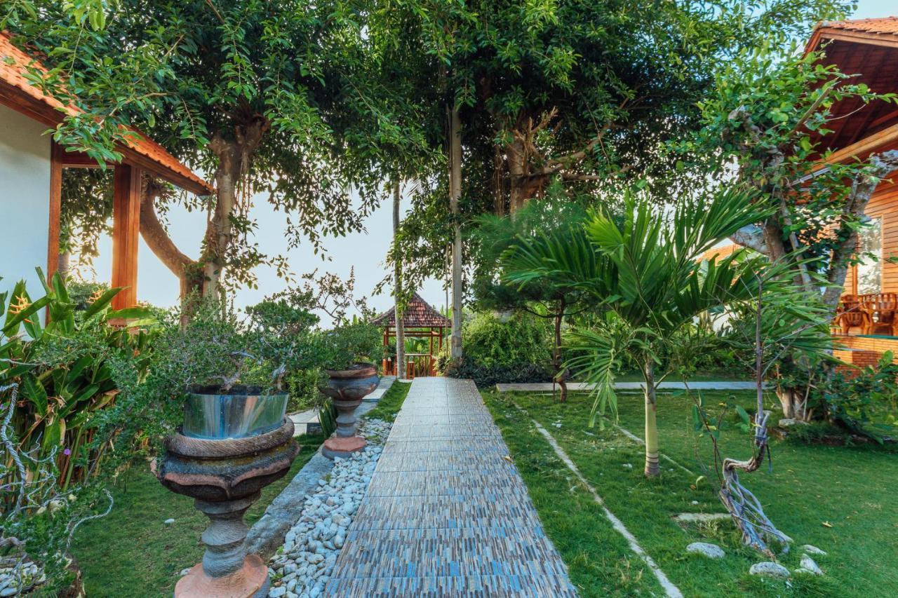 Green Valley Bungalow Batununggul Exterior photo
