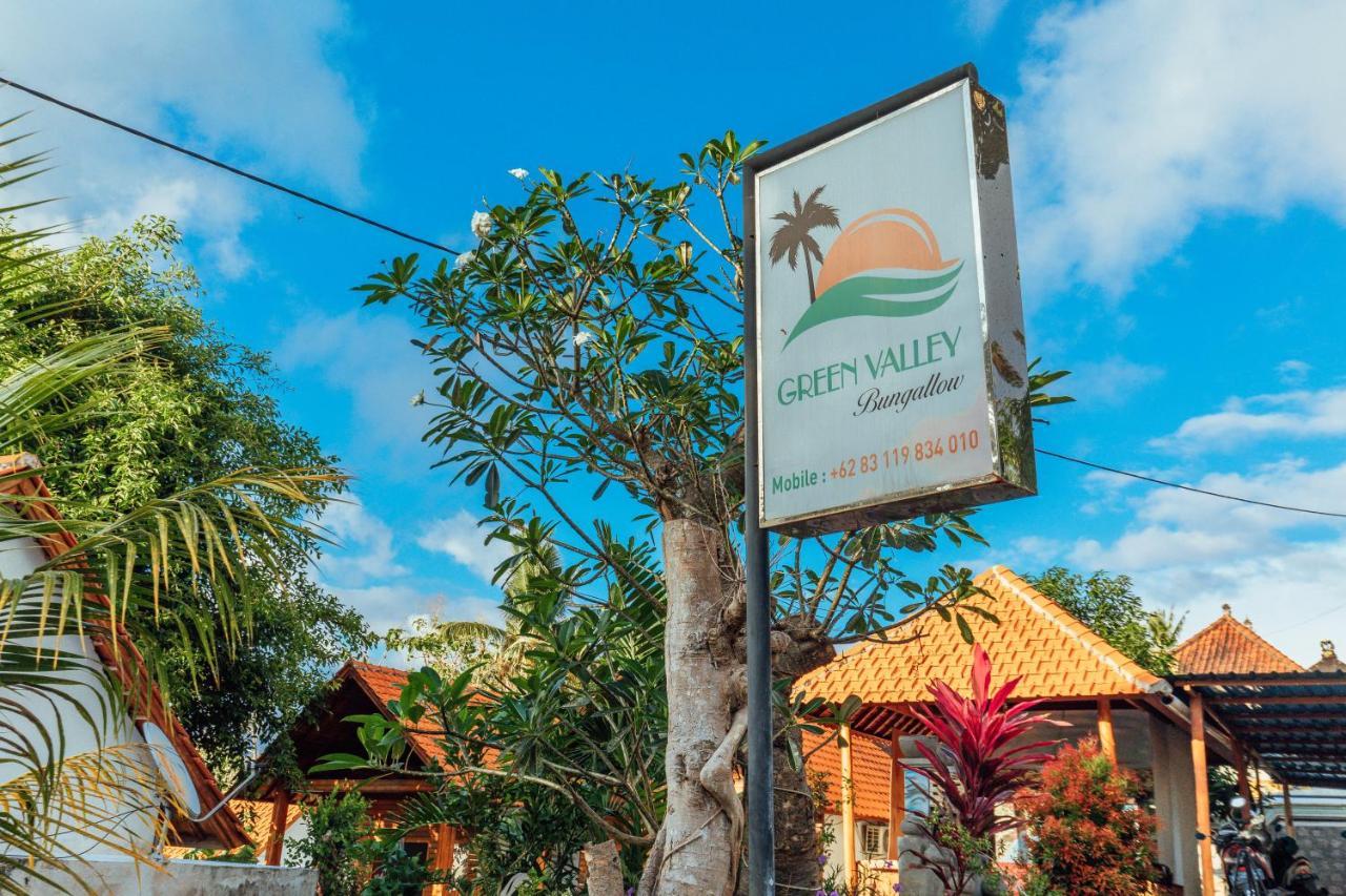 Green Valley Bungalow Batununggul Exterior photo