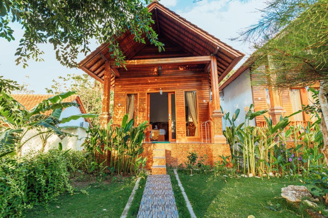 Green Valley Bungalow Batununggul Exterior photo